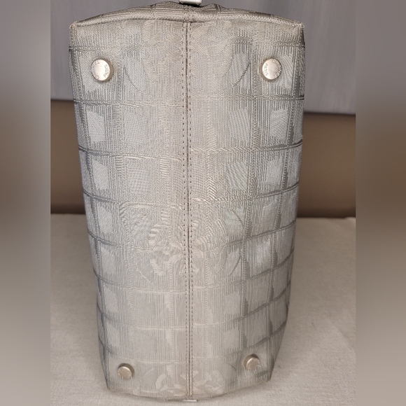 Chanel Metallic Gray Line Handbag With Certificate Of Authenticity - Picture 13 of 16